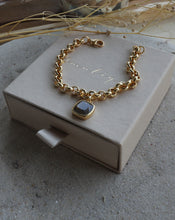 Lade das Bild in den Galerie-Viewer, Unique Charm-Armband Gold mit Asche