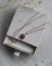 Lade das Bild in den Galerie-Viewer, Unique Gliederkette Gold mit Asche